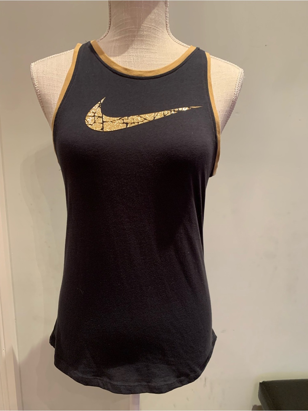 🔥SALE🔥NIKE🌹DRI-FIT ATHLETIC TEE. EXCELLENT CONDITION! - Picture 2 of 11